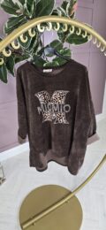 MioMio Brown Leopard Top – round neck velour top with leopard print embellished motif and dipped hem from Michelle’s Curvy Boutique.