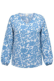 ONLY Carvica Riviera Blouse in Riviera Blue with floral print, V-neck and long sleeves