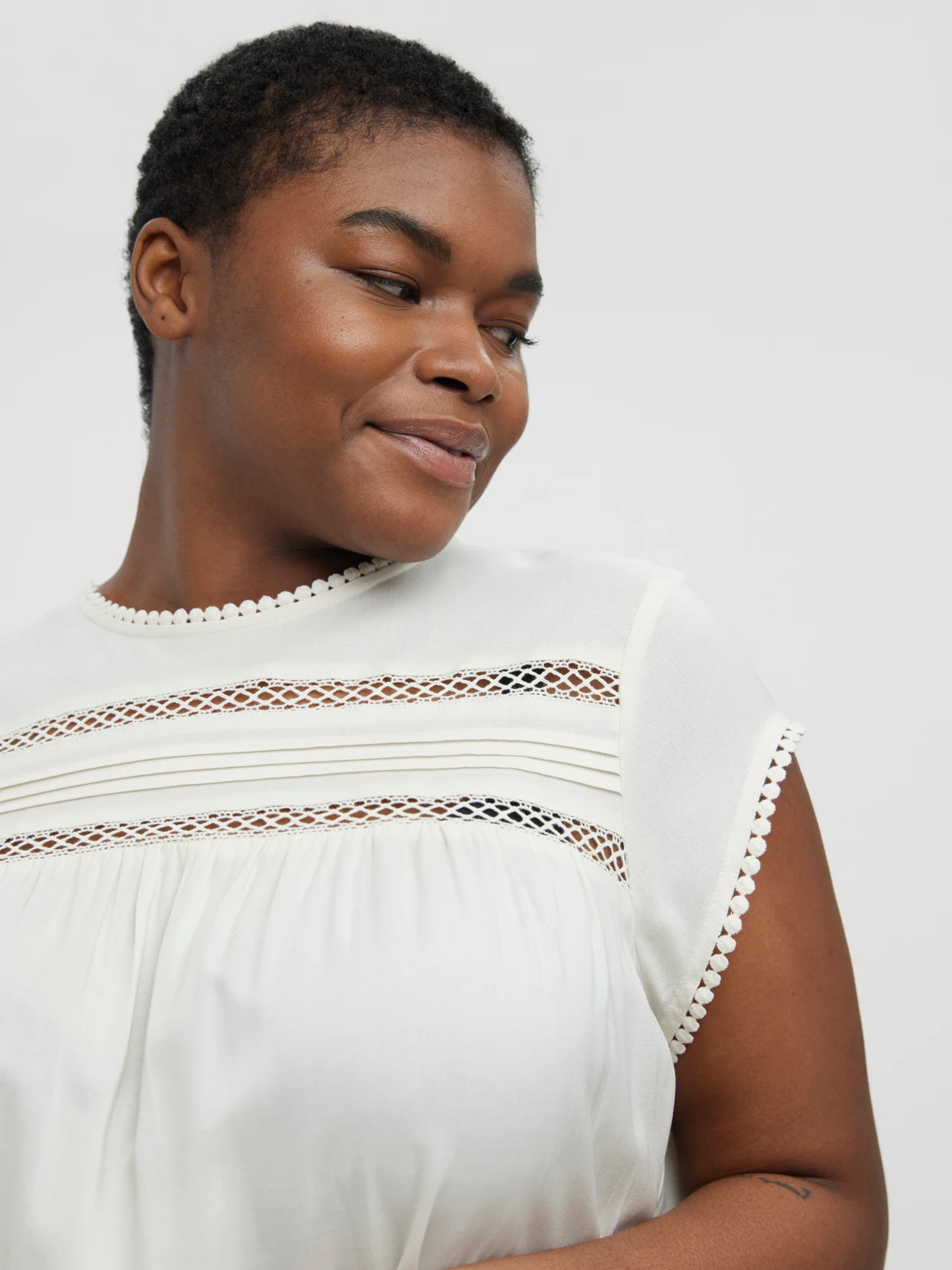 VeroModa Debbie Blouse - Image 2