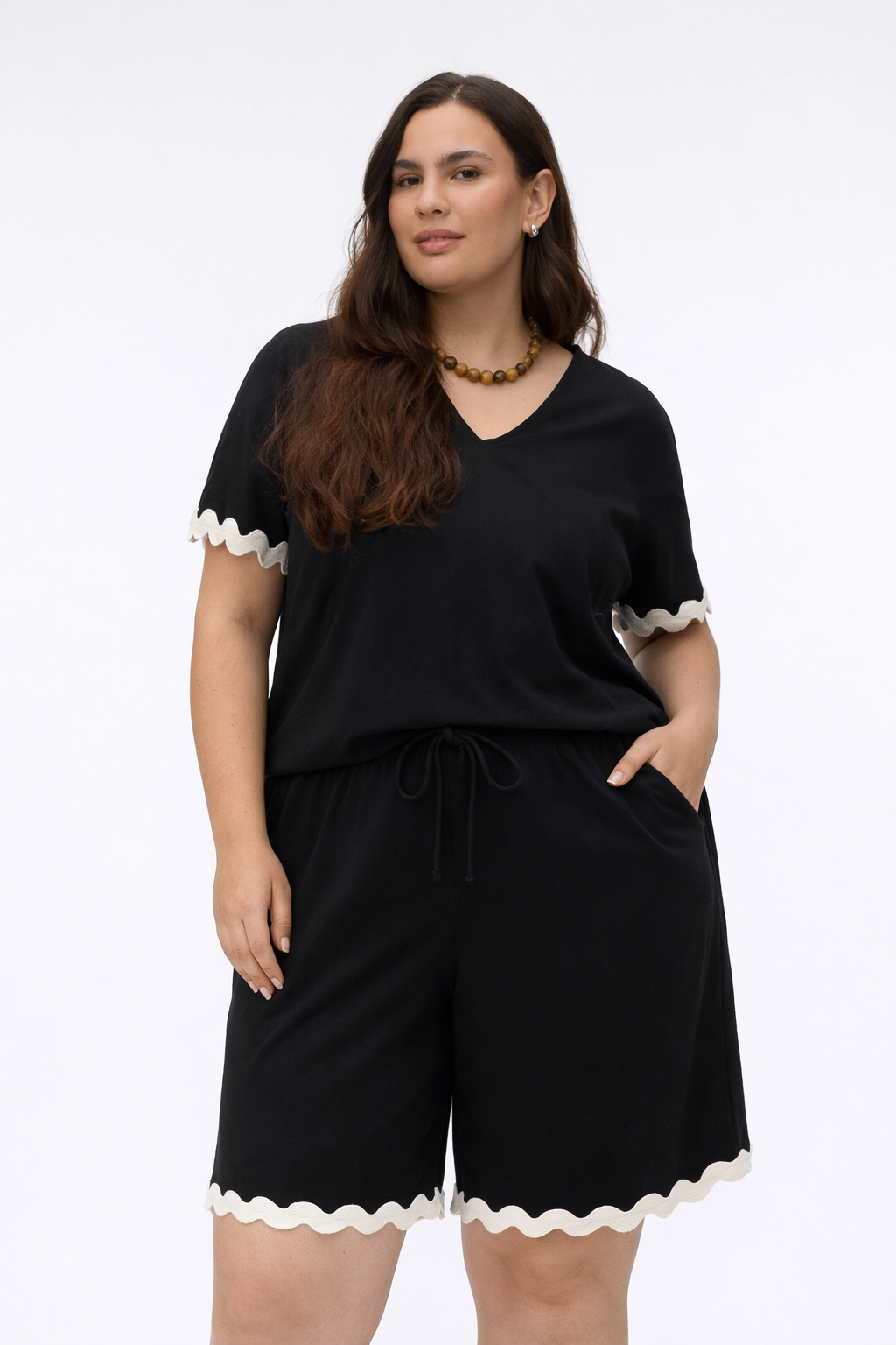 VeroModa Black Scalloped Shorts - Image 7