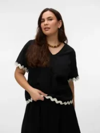 VeroModa black scalloped top with V-neck, short sleeves, and soft cotton fabric